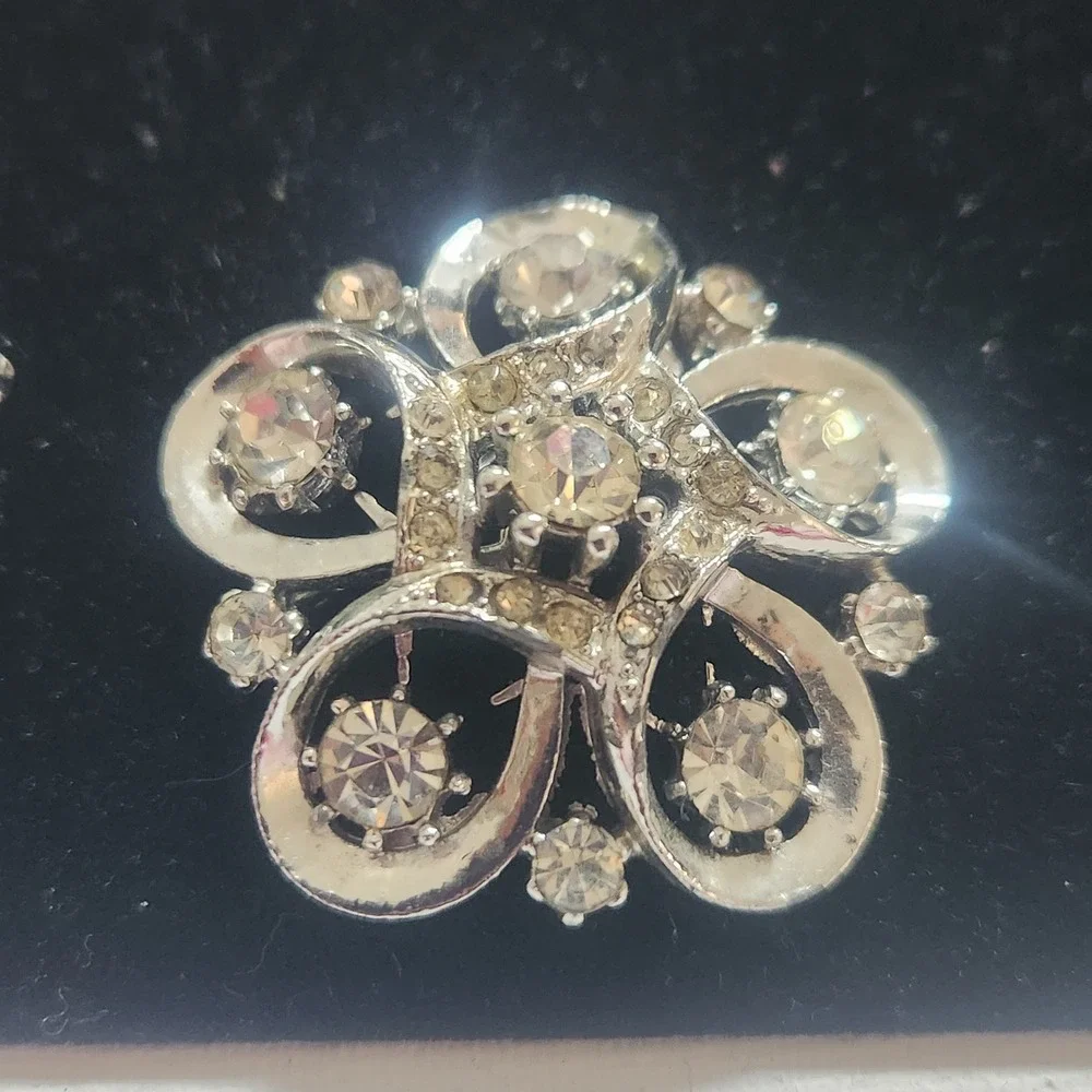 Vintage Rhinestone Brooch and Austria Clip On Earrings‎ Set Silver Tone Floral
